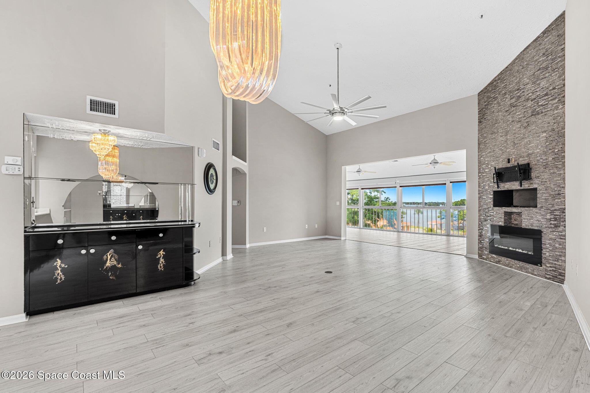 343 N Tropical Trail 404