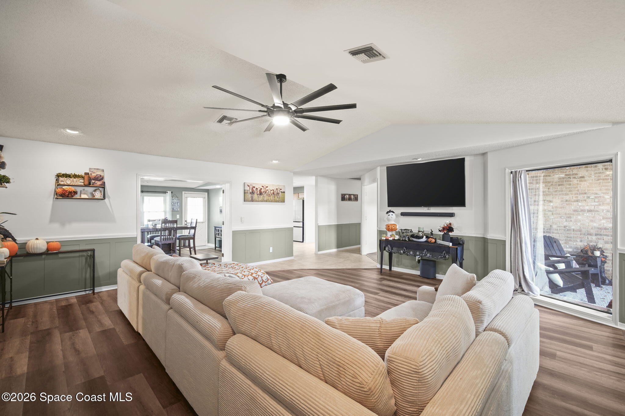 1467 Country Club Drive NE