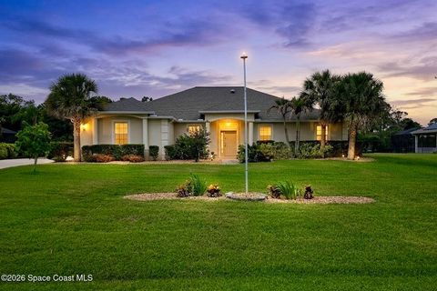 Property photo of 4239 Gardenwood Circle, Grant, FL 32949