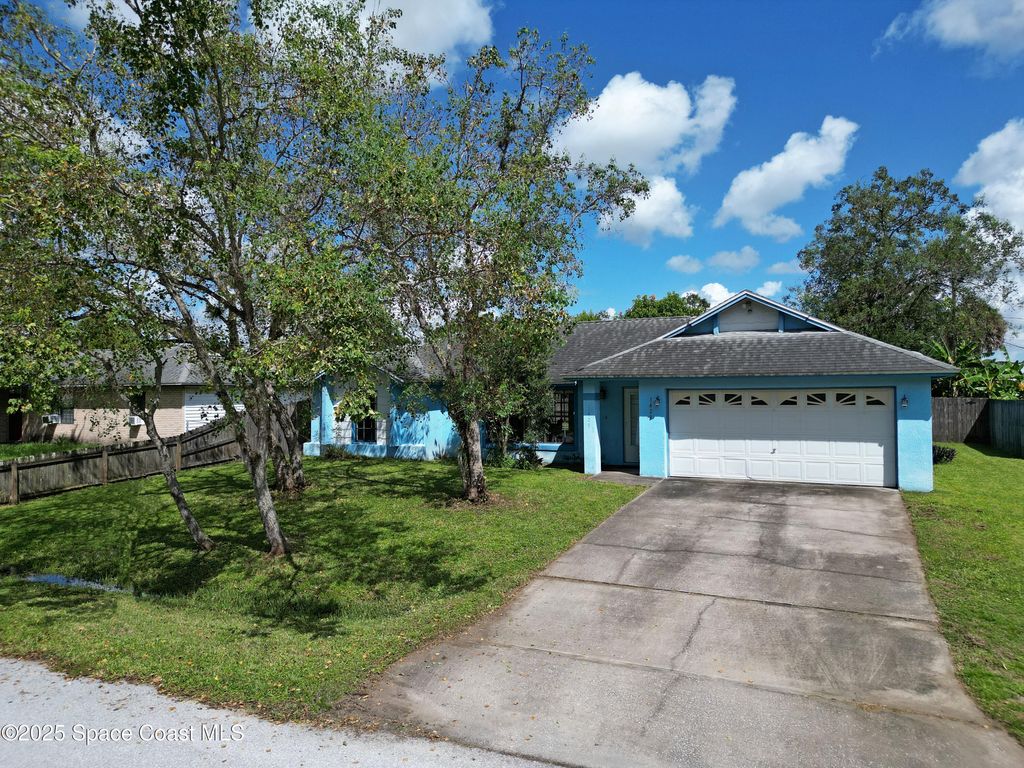 Photo of 1429 Heartwellville Street NW, Palm Bay, FL 32907 (MLS # 1056764)