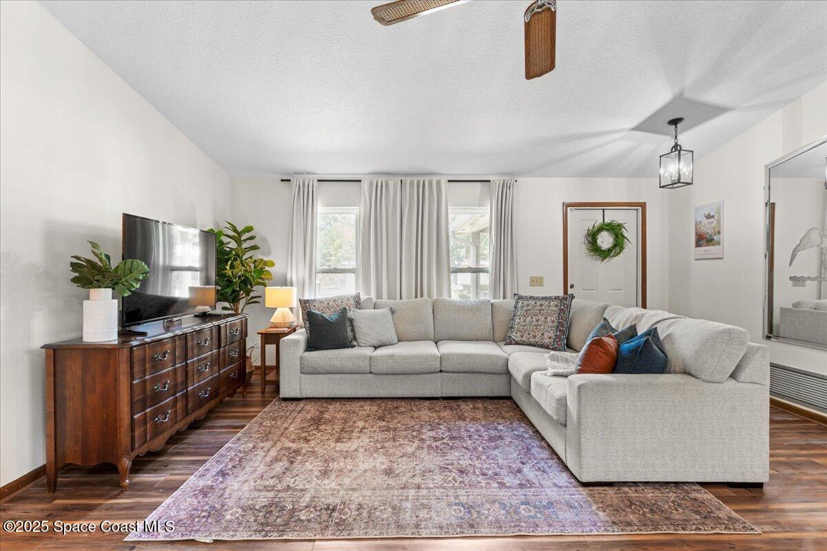 2873 Sanders Court