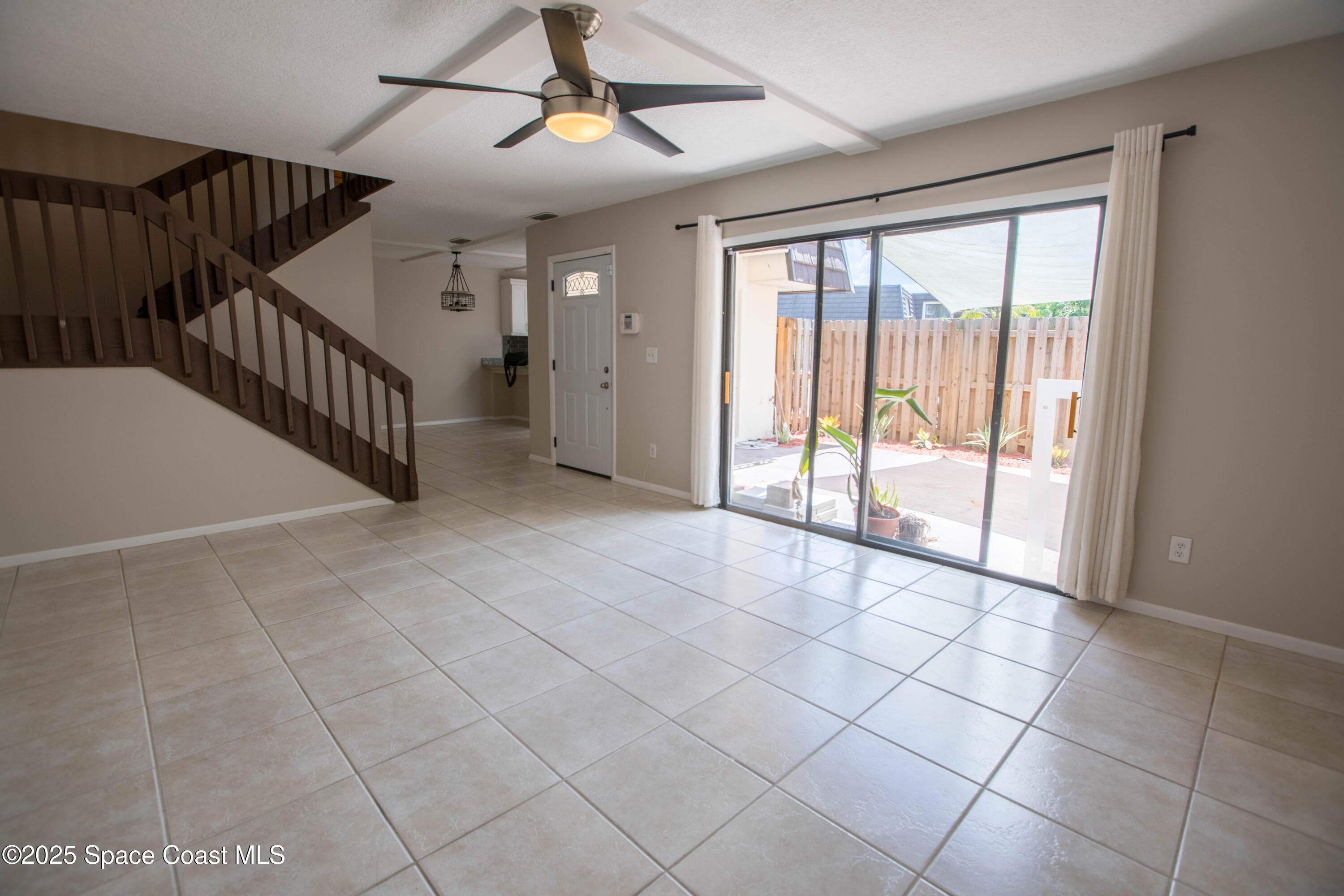 1913 Vista Oaks Circle NE