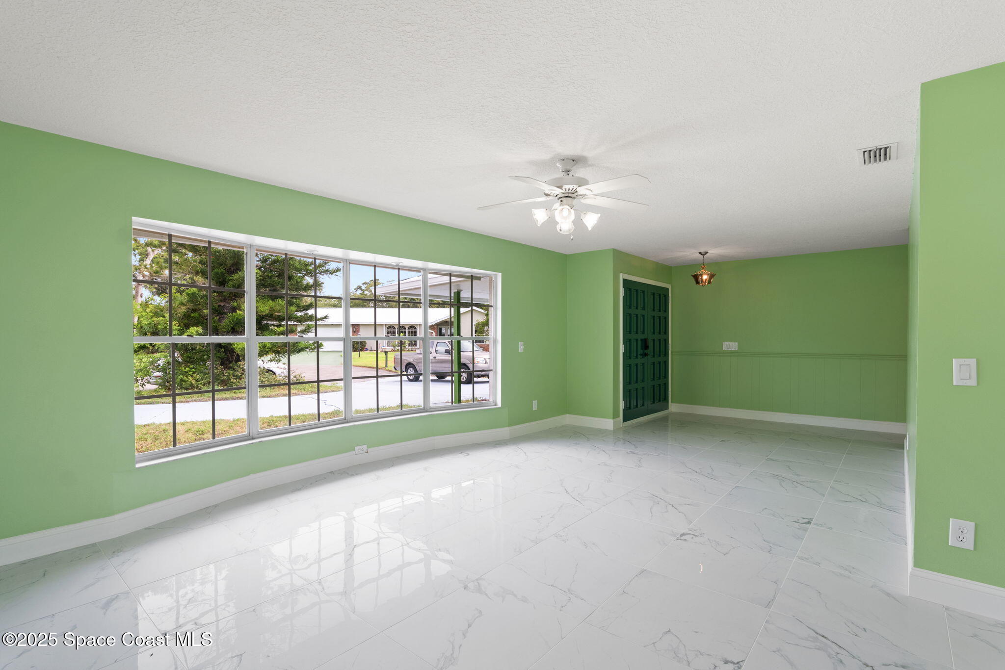 1994 Mark Twain Lane NE