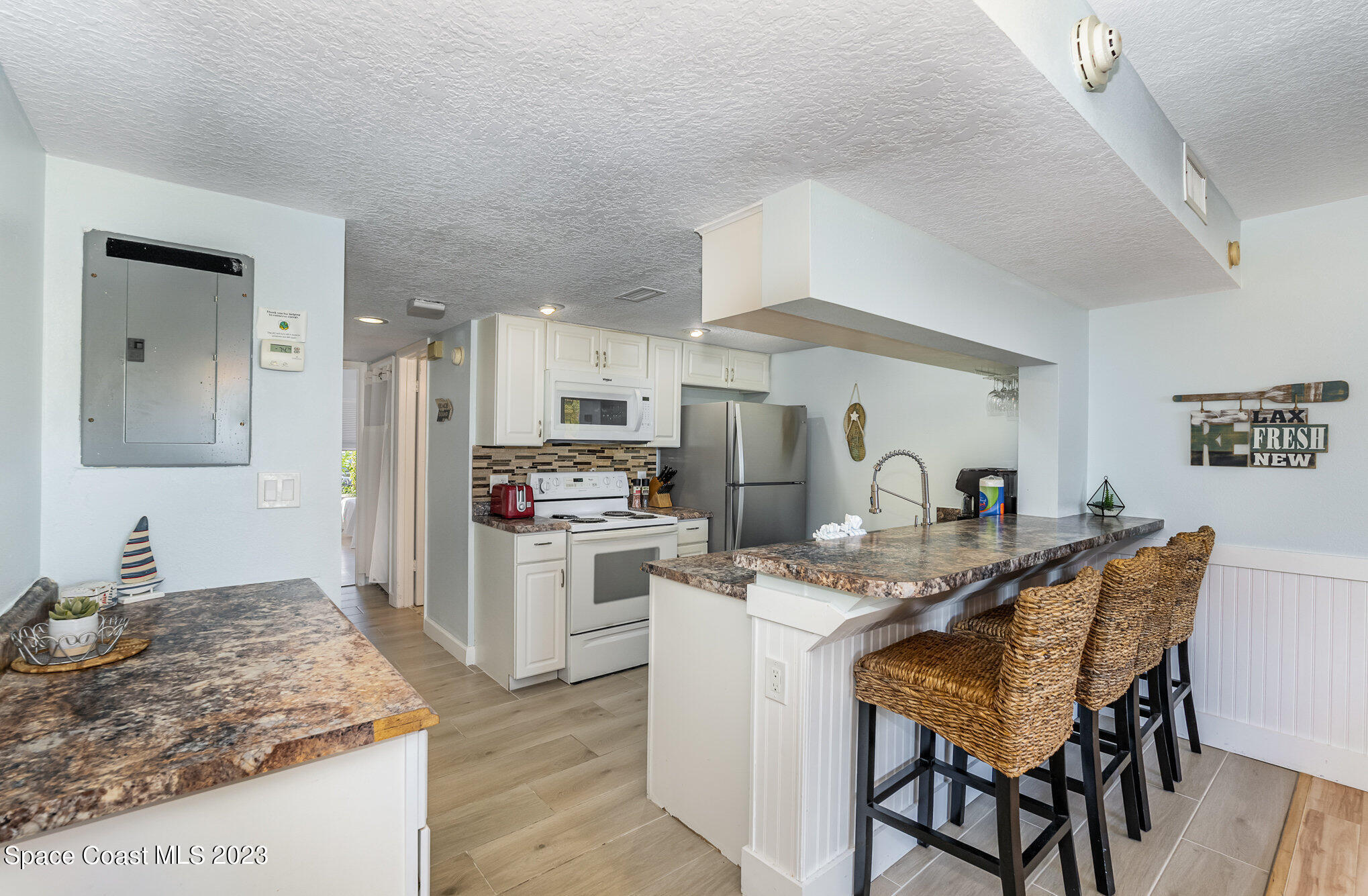 7400 Ridgewood Avenue 102