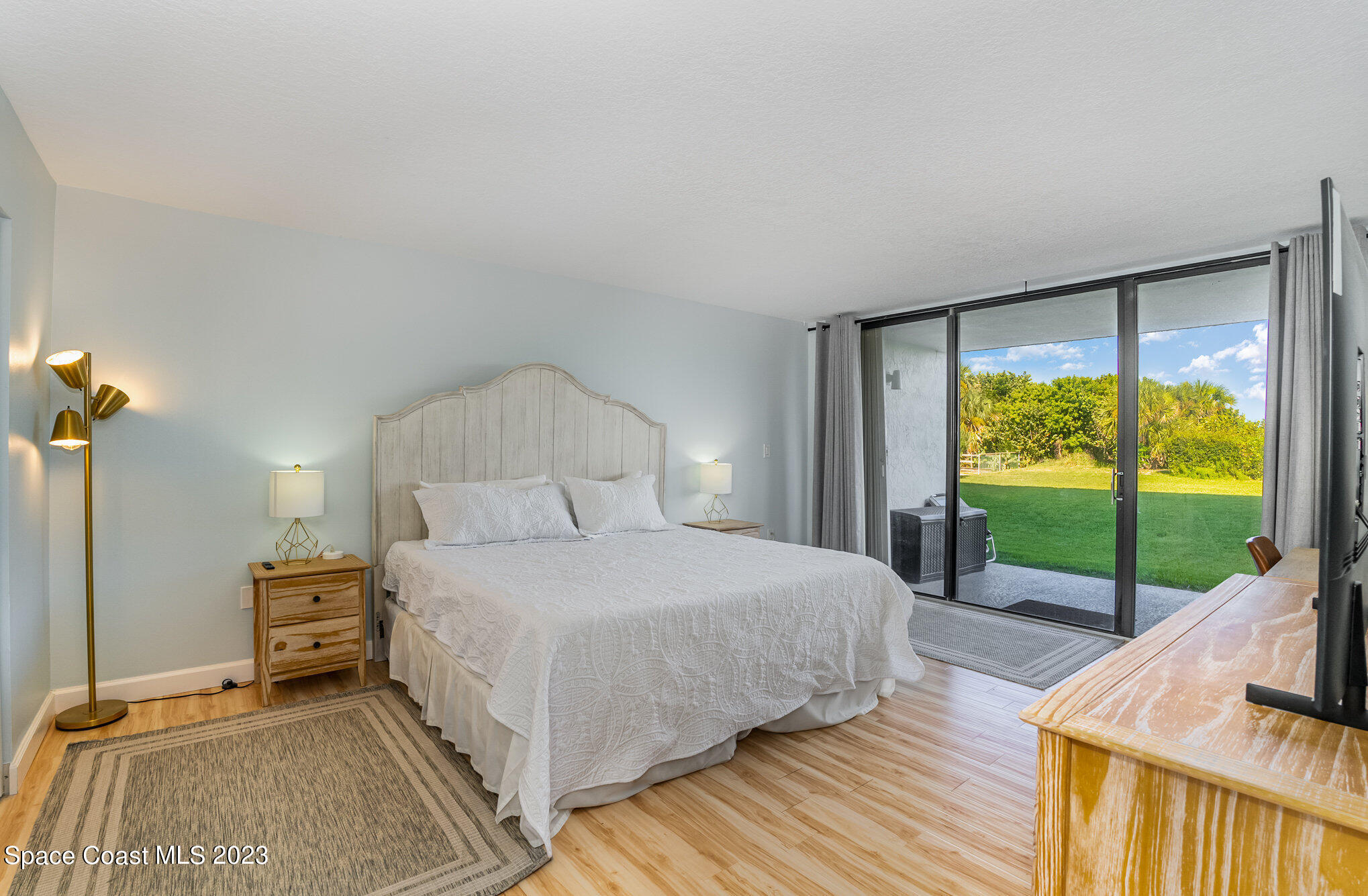 7400 Ridgewood Avenue 102