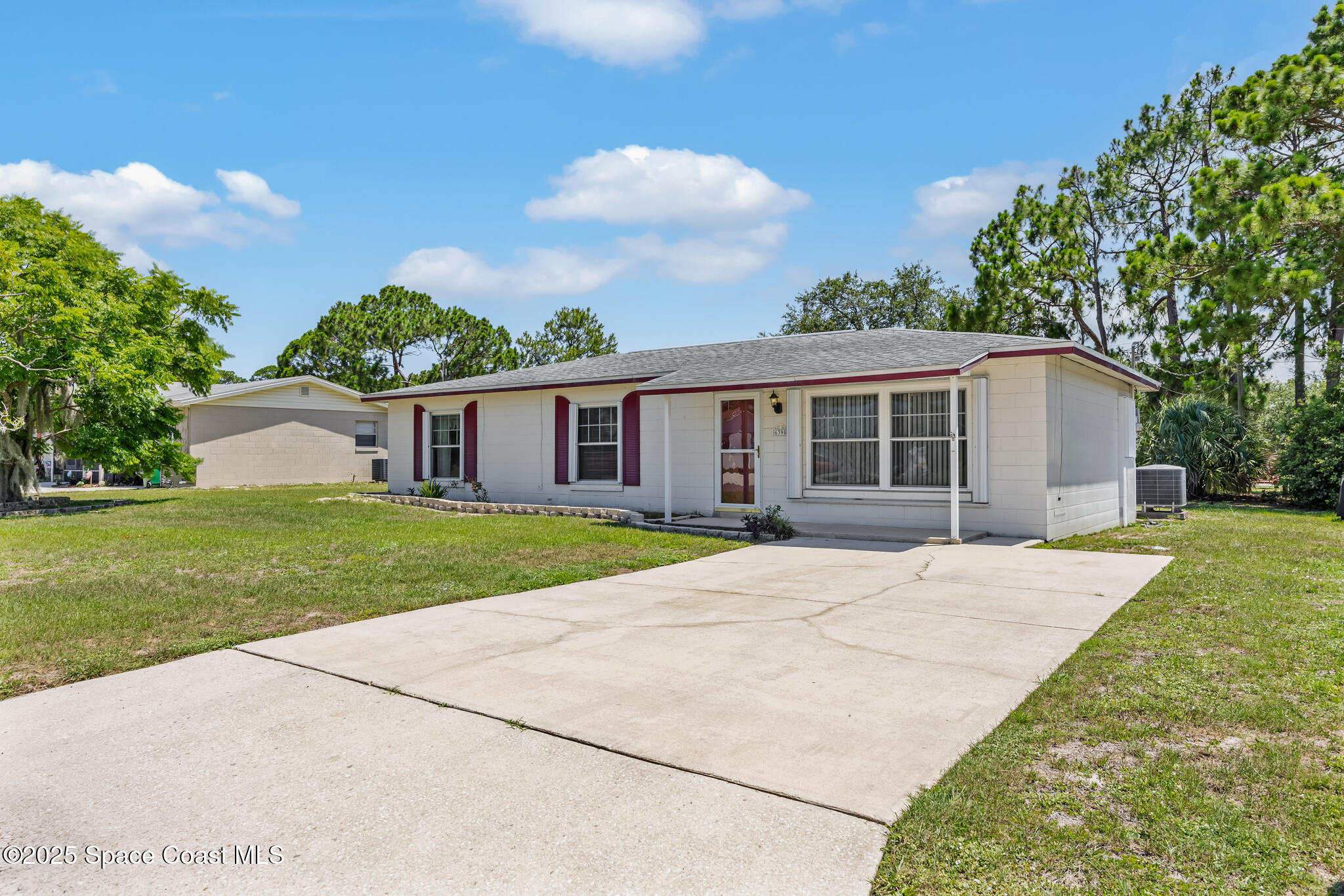 6390 Lookout Drive