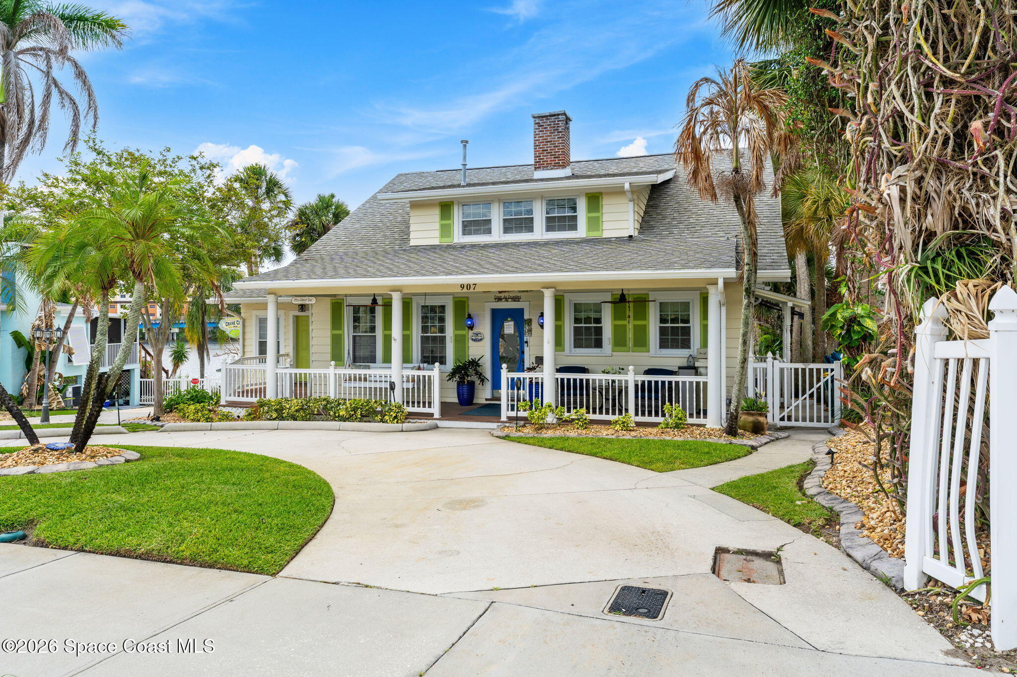 907 E Melbourne Avenue