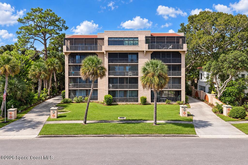 1540 Riverside Drive 14 (502)