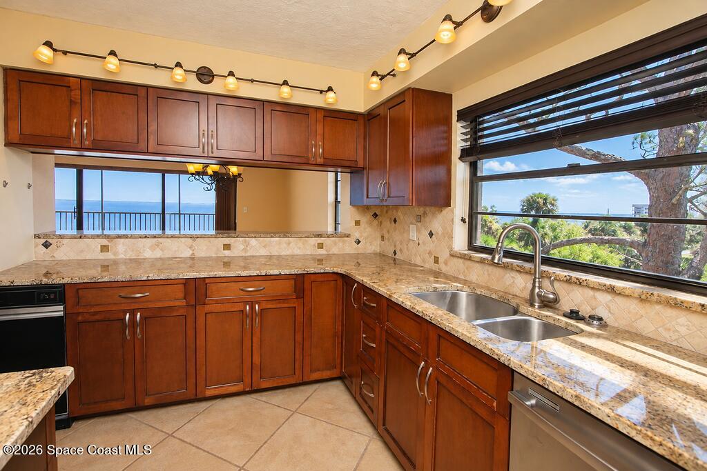1540 Riverside Drive 14 (502)