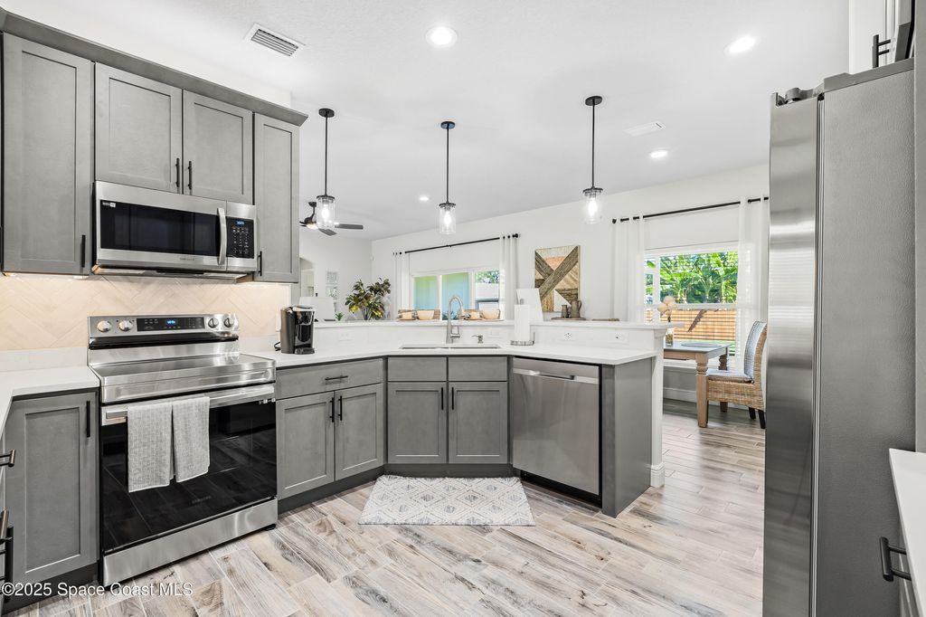 Photo of 1019 Wing Road SW, Palm Bay, FL 32908 (MLS # 1057288)