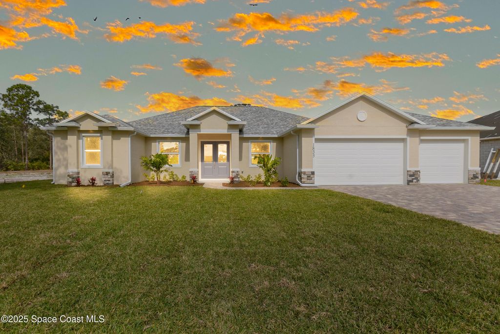 Photo of 1019 Wing Road SW, Palm Bay, FL 32908 (MLS # 1057288)