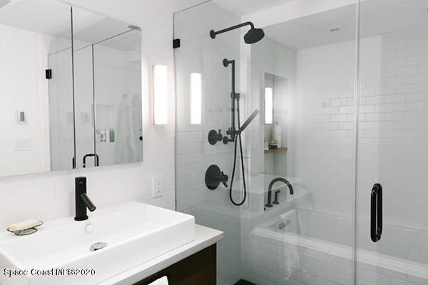 Indialantic, Florida, 32903, United States, ,3 BathroomsBathrooms,Residential,Pending,1769432