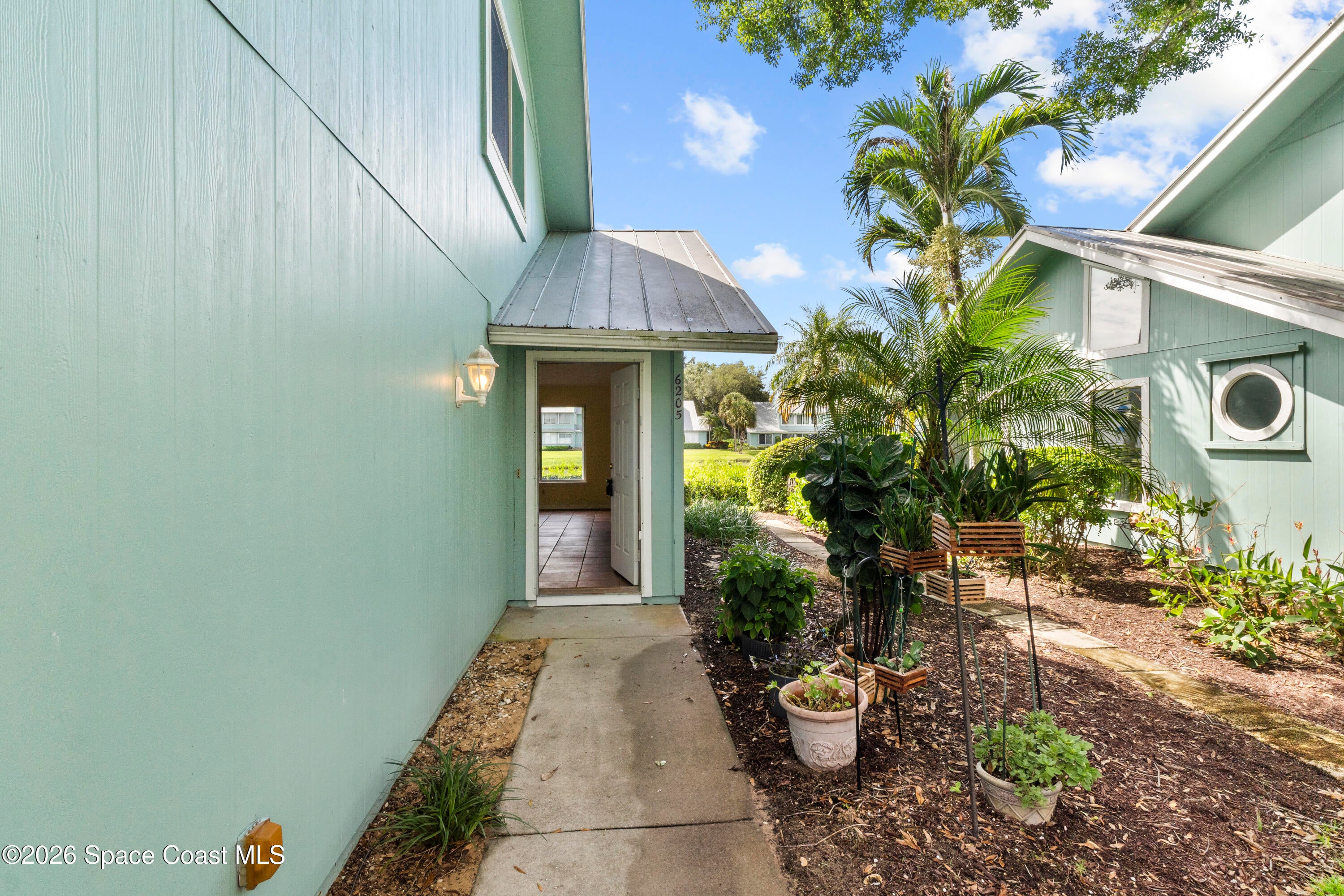 6205 N River Run Drive 6205