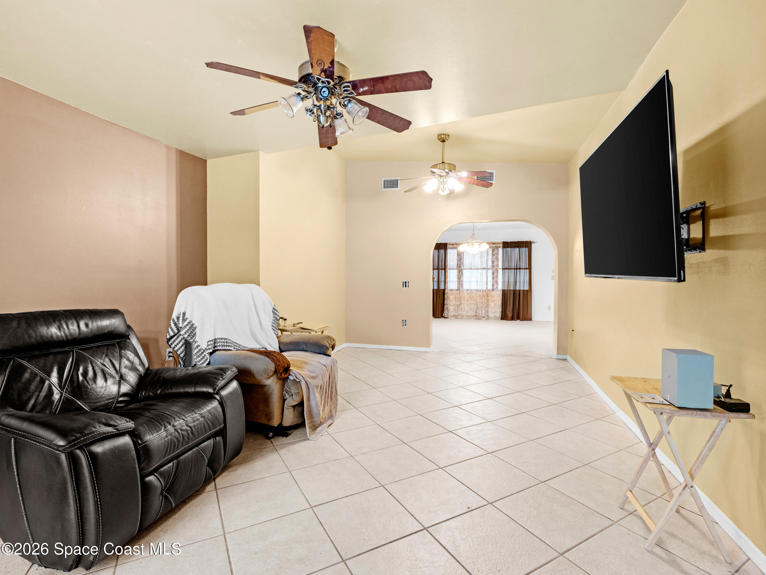 1209 Vanderbilt Lane