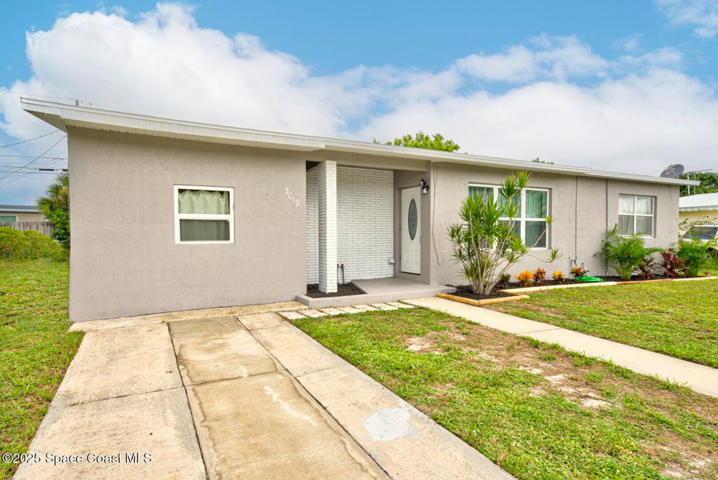 Photo of 3019 Garden Terrace NE, Palm Bay, FL 32905 (MLS # 1056046)