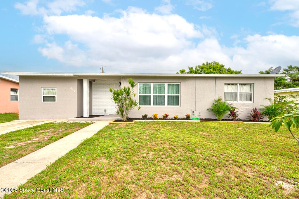 Photo of 3019 Garden Terrace NE, Palm Bay, FL 32905 (MLS # 1056046)