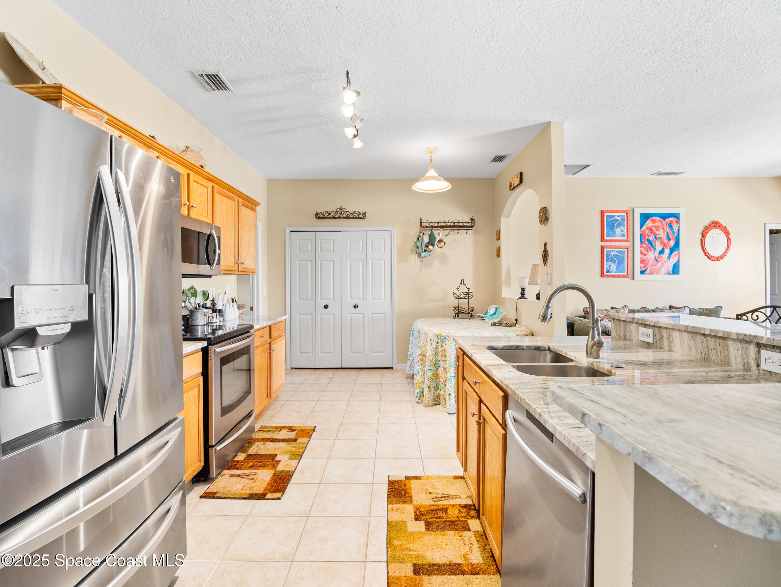 420 Calamondin Avenue NW