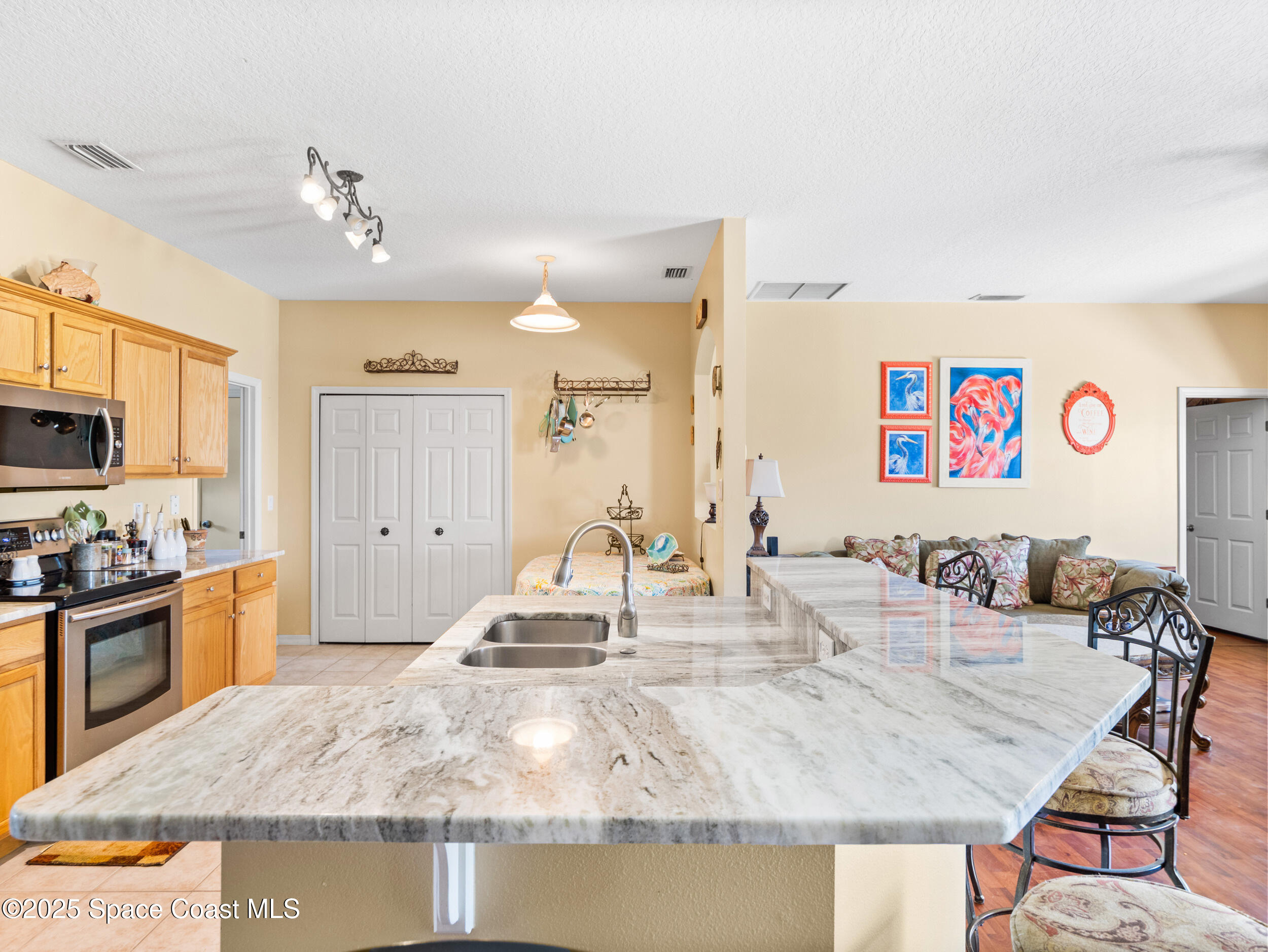 420 Calamondin Avenue NW