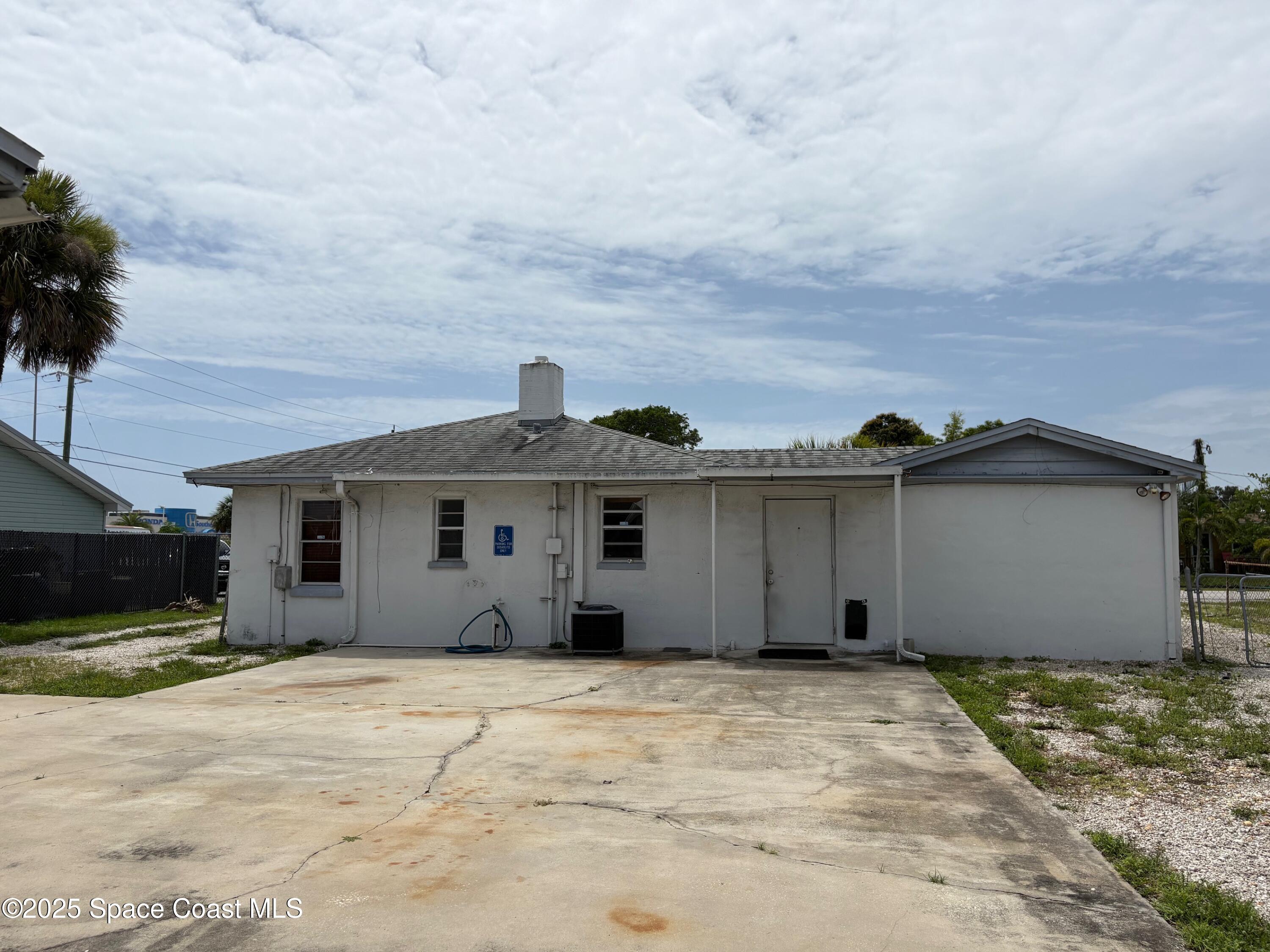 2583 Victoria Drive NE