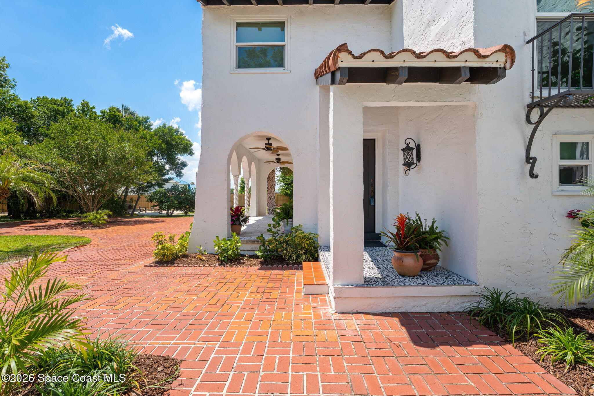 121 Circle Drive