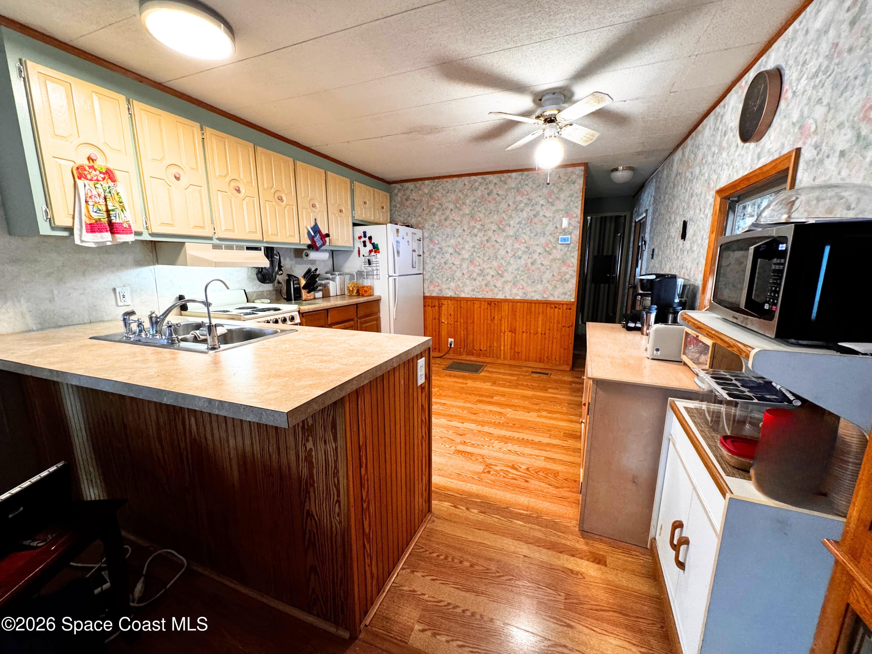 228 Holiday Park Boulevard NE