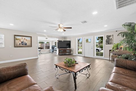 Single Family Residence in Indian Harbour Beach FL 116 Atlantic Boulevard 3.jpg