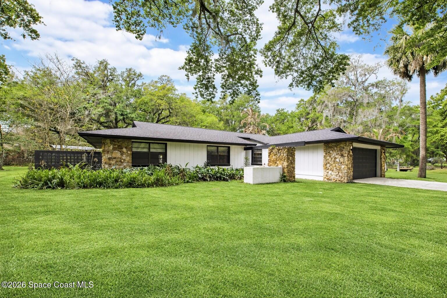 5374 Crooked Oak Circle