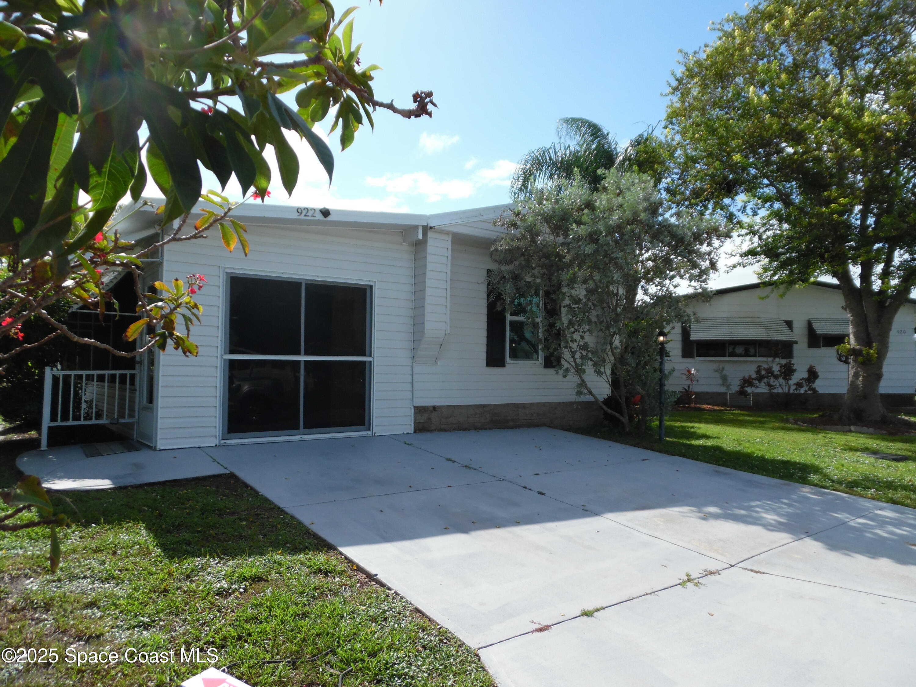 922 Bougainvillea Circle