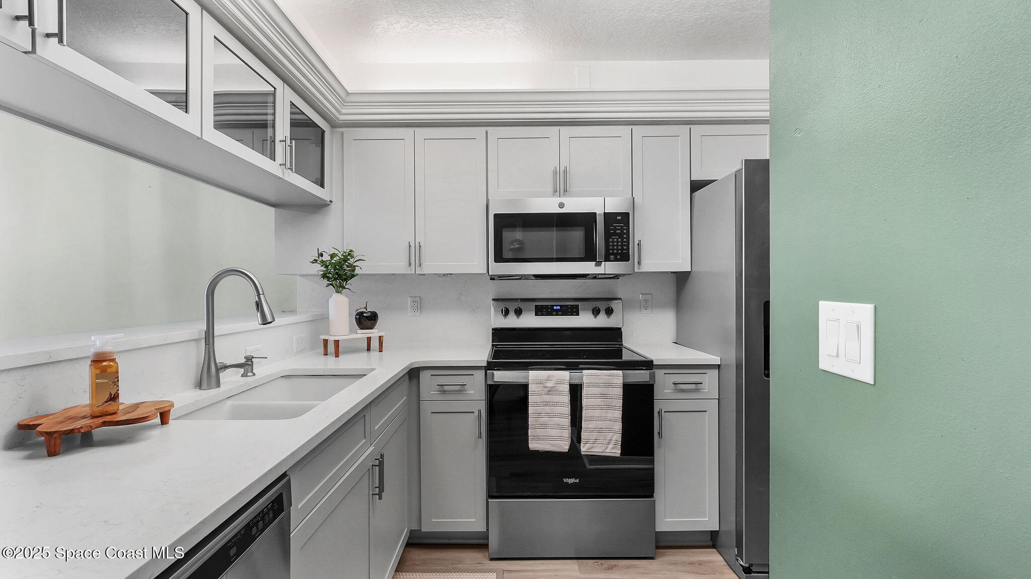 1420 Huntington Lane 2405