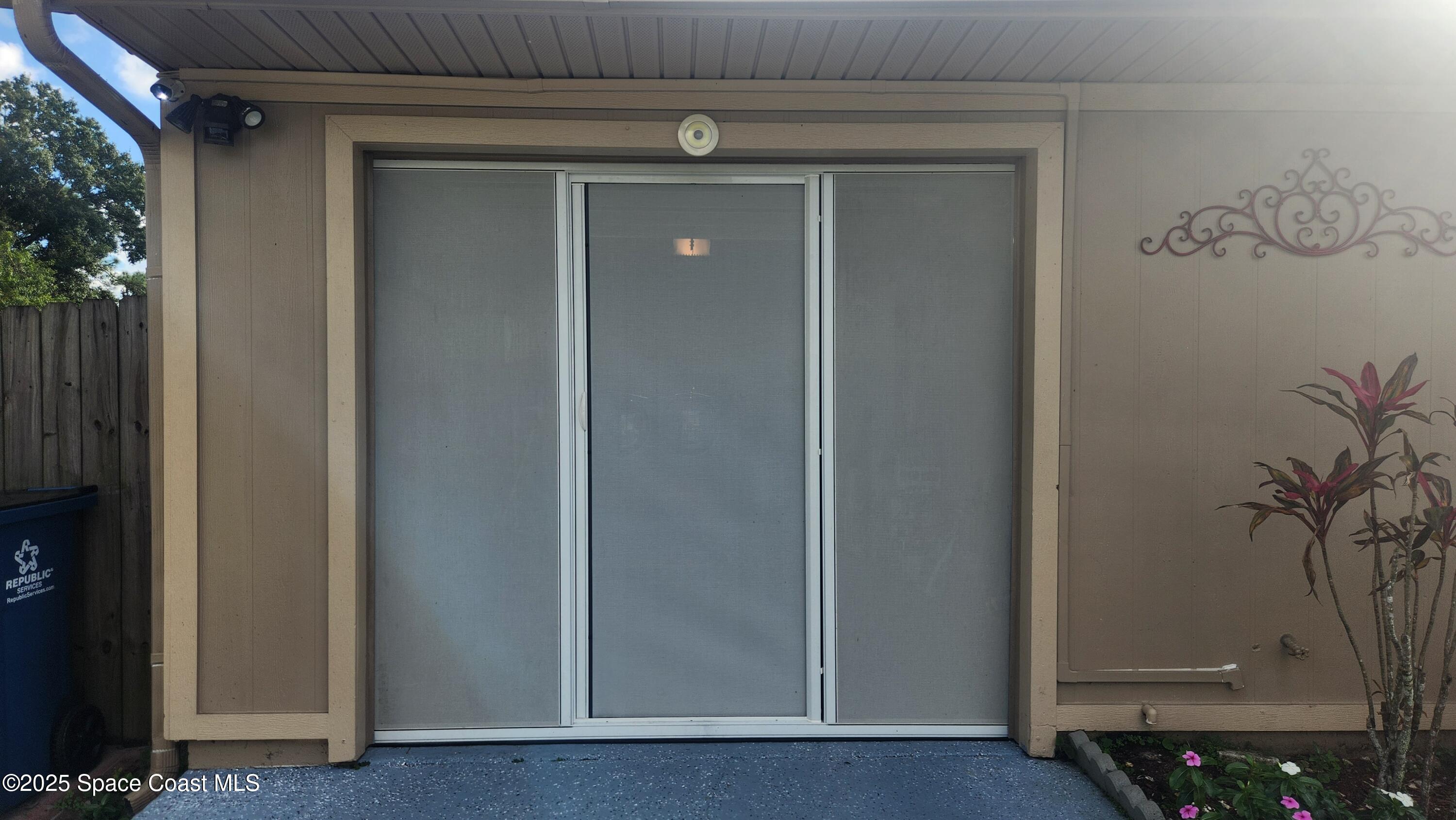 290 District Street SE