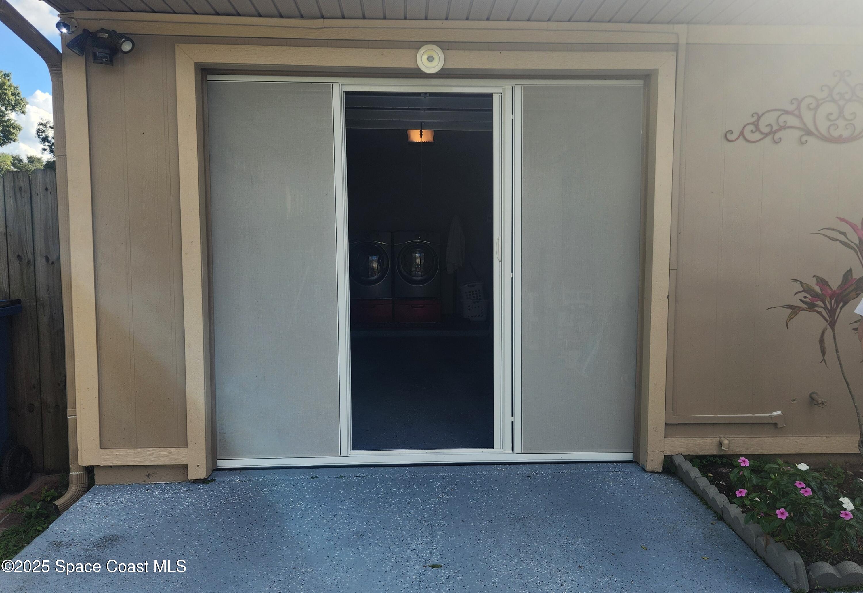 290 District Street SE