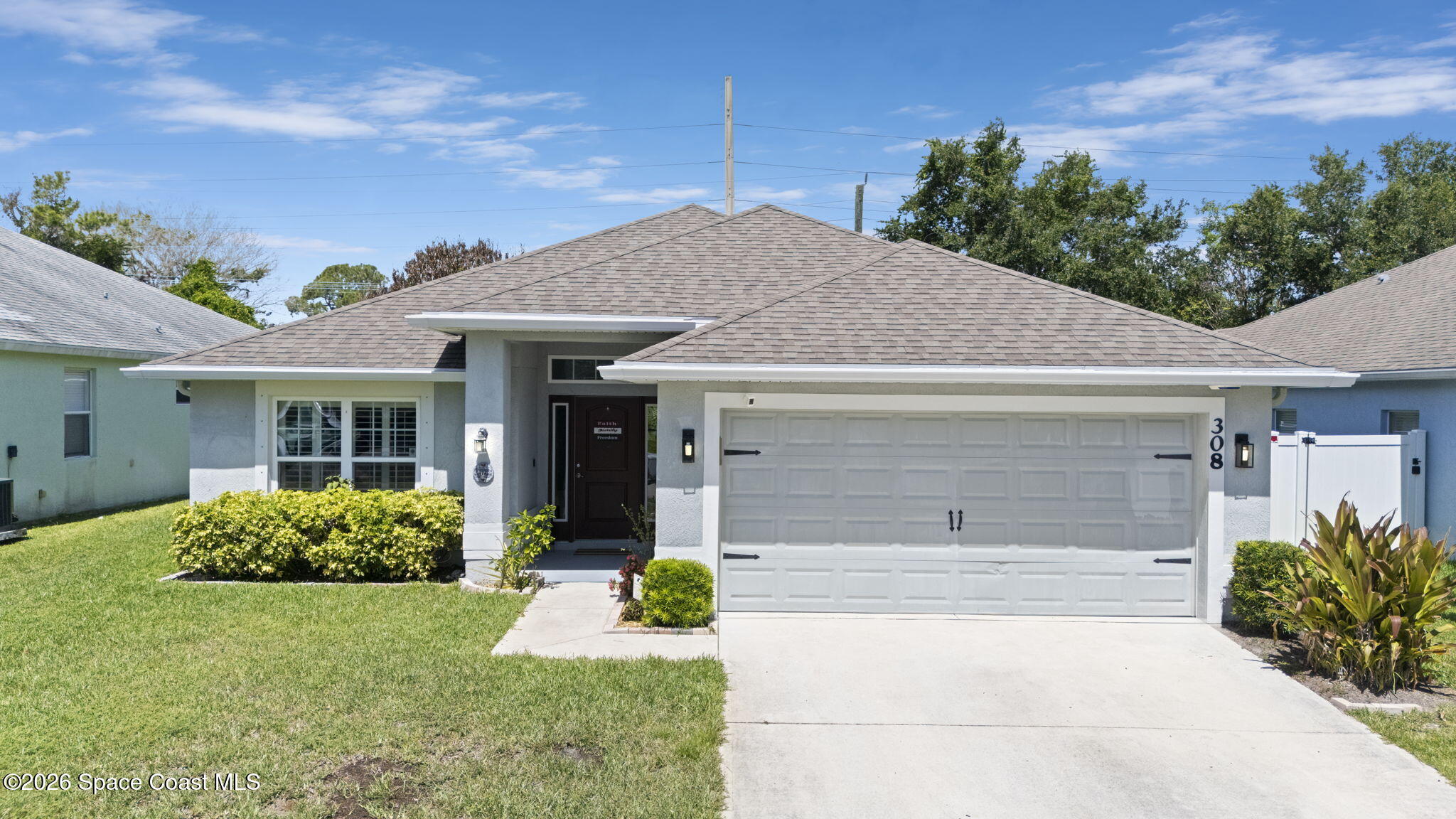 Photo 1 of 36 — 308 Briarcliff Circle, Sebastian, FL 32958