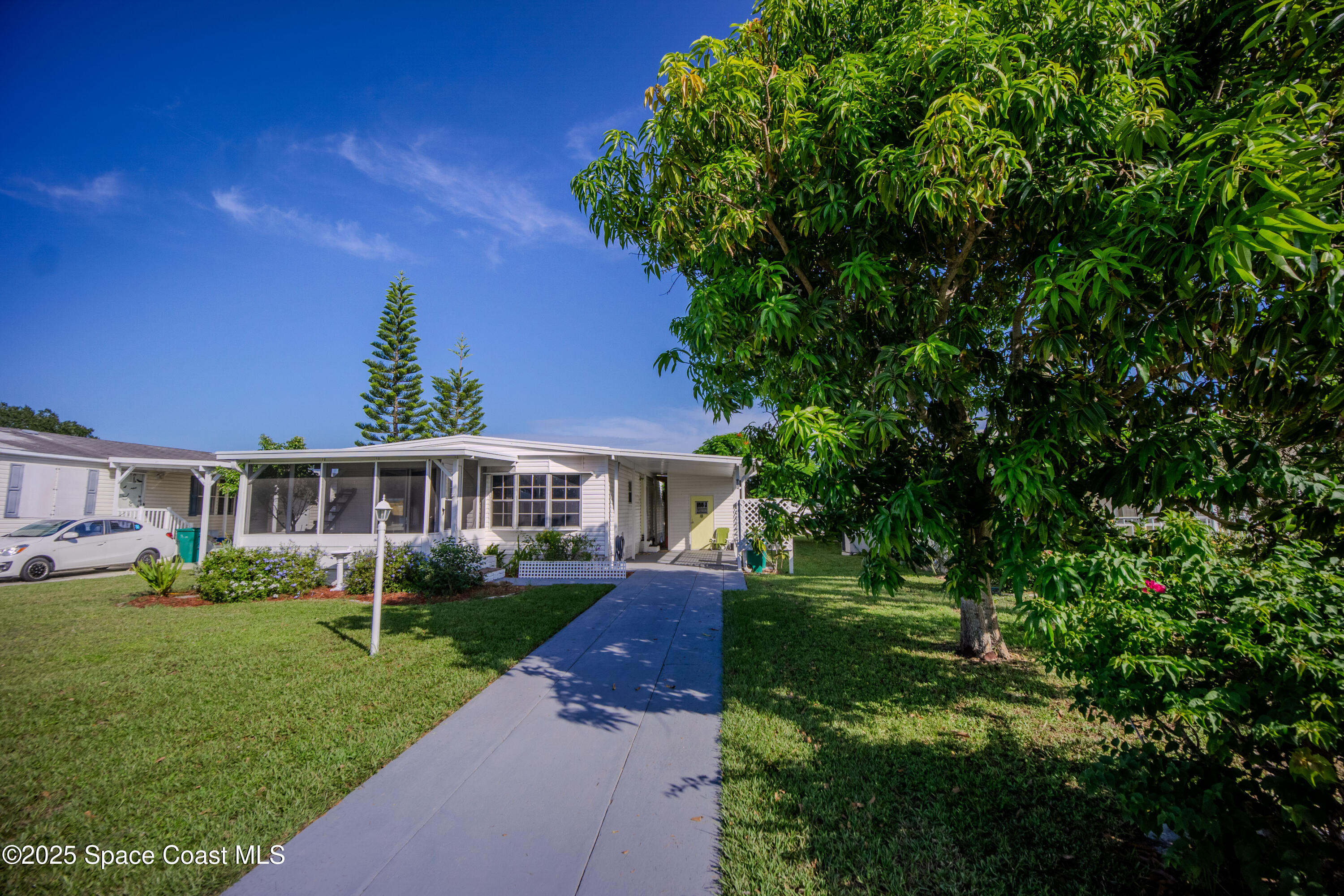 922 Barefoot Boulevard
