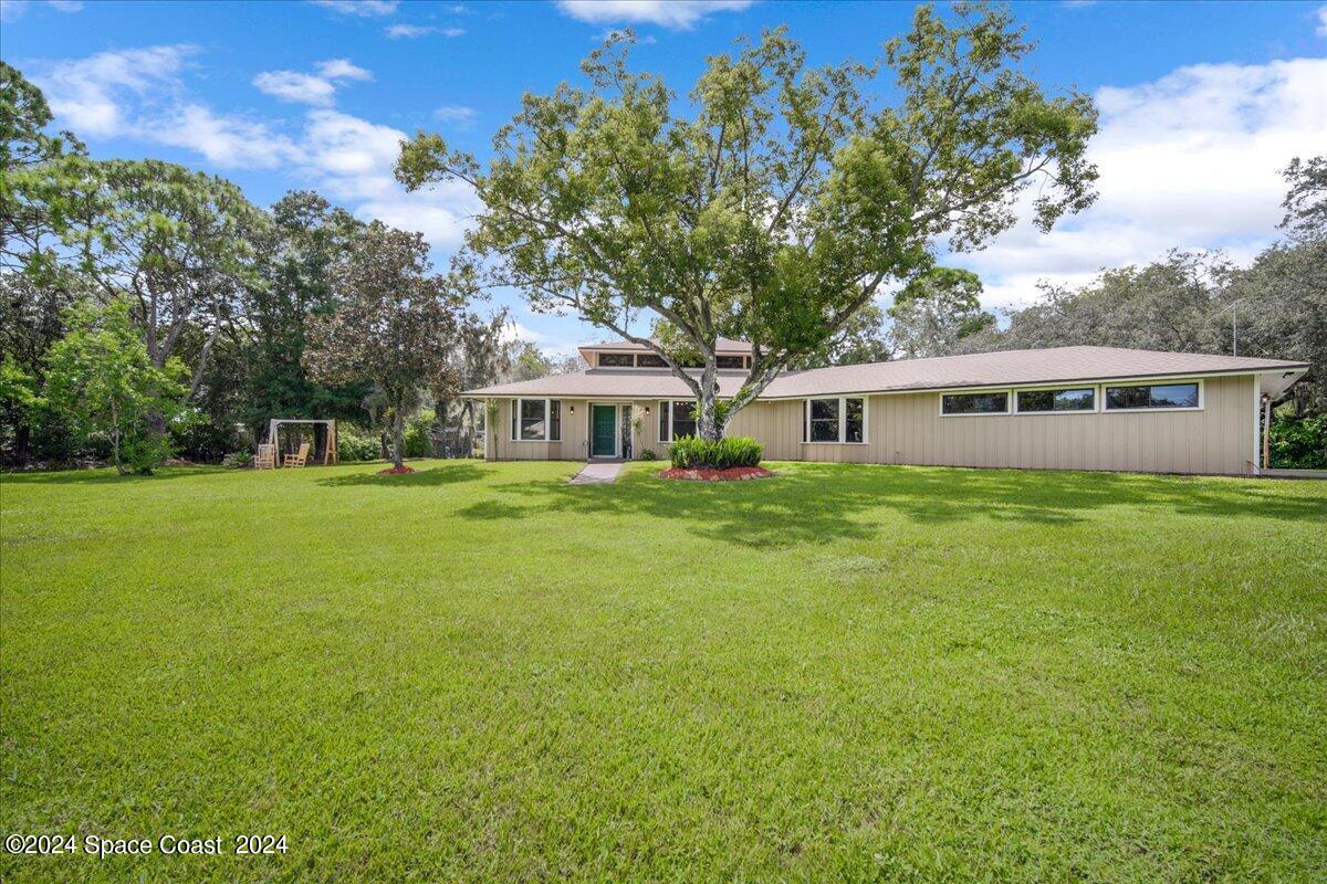 5890 Deer Trail