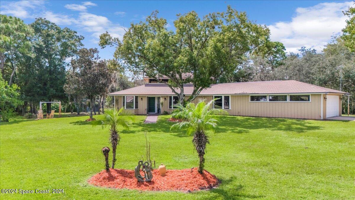 5890 Deer Trail