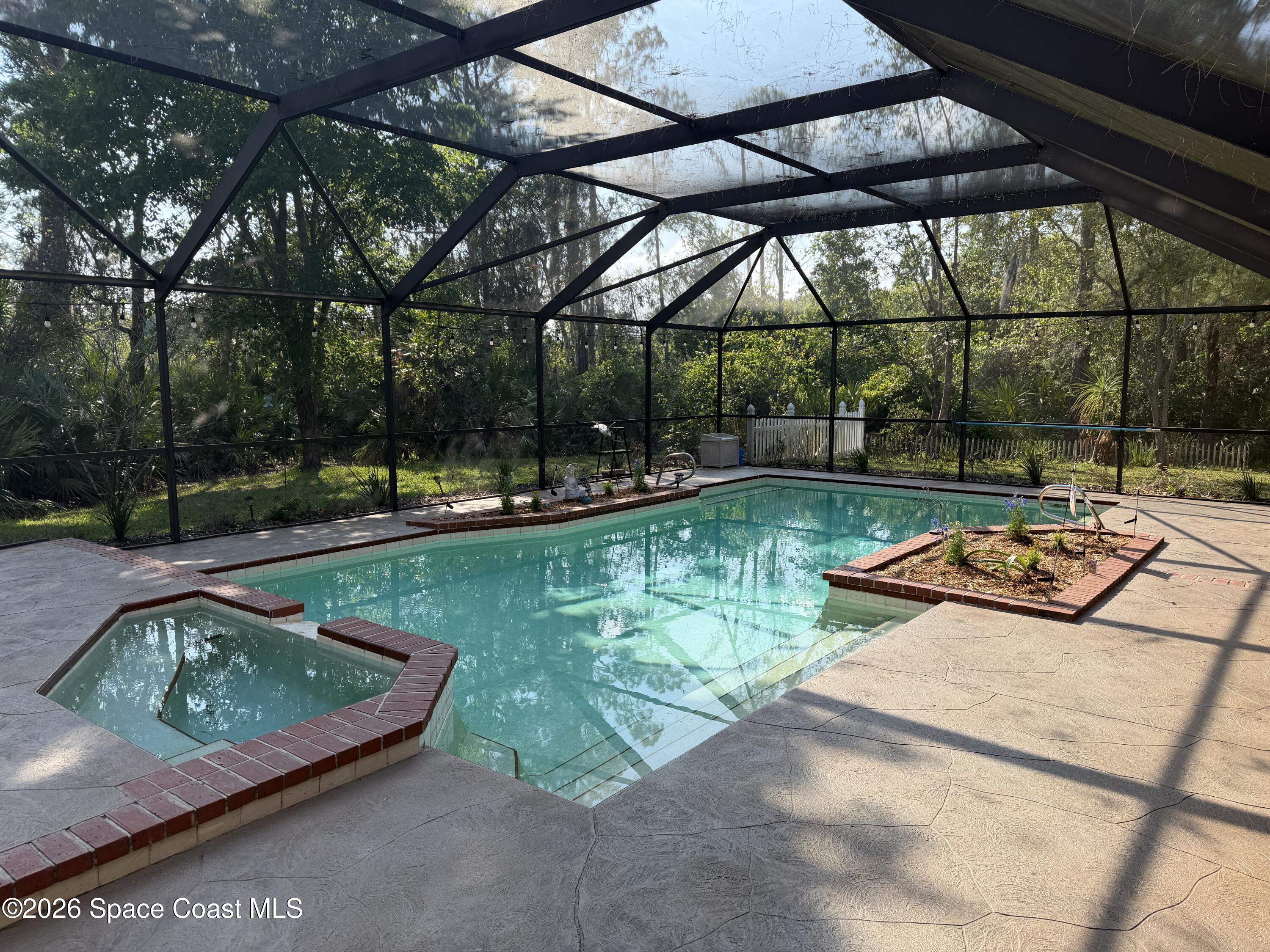 1213 Sand Pine Circle