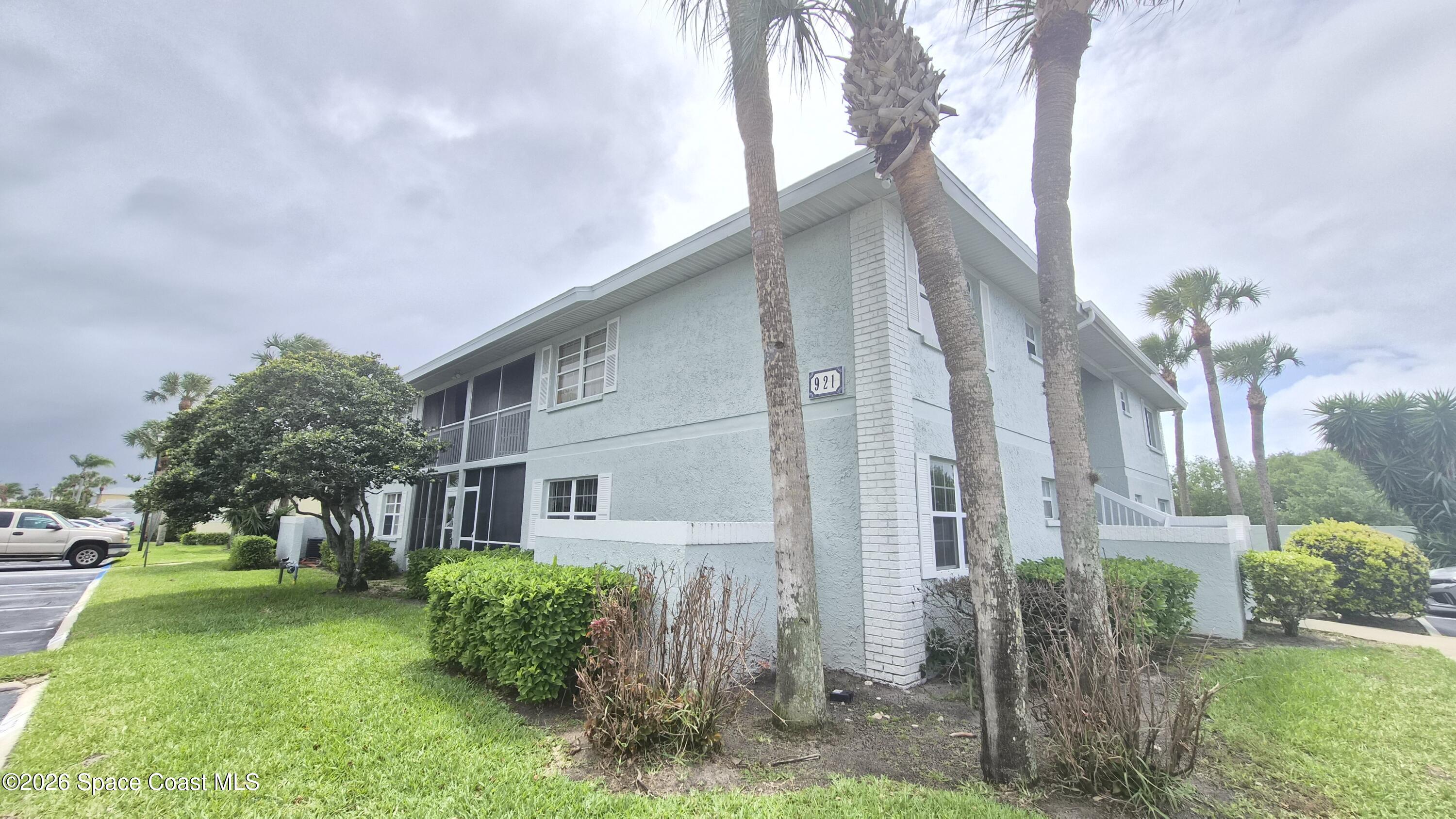 921 Sonesta Avenue NE 202