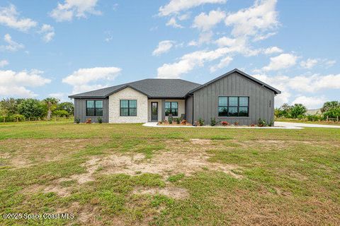 A home in Mims