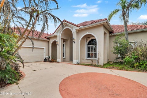 4 beds bed, 2.5 baths bath property at 694 Palmer Way, Melbourne, FL 32940