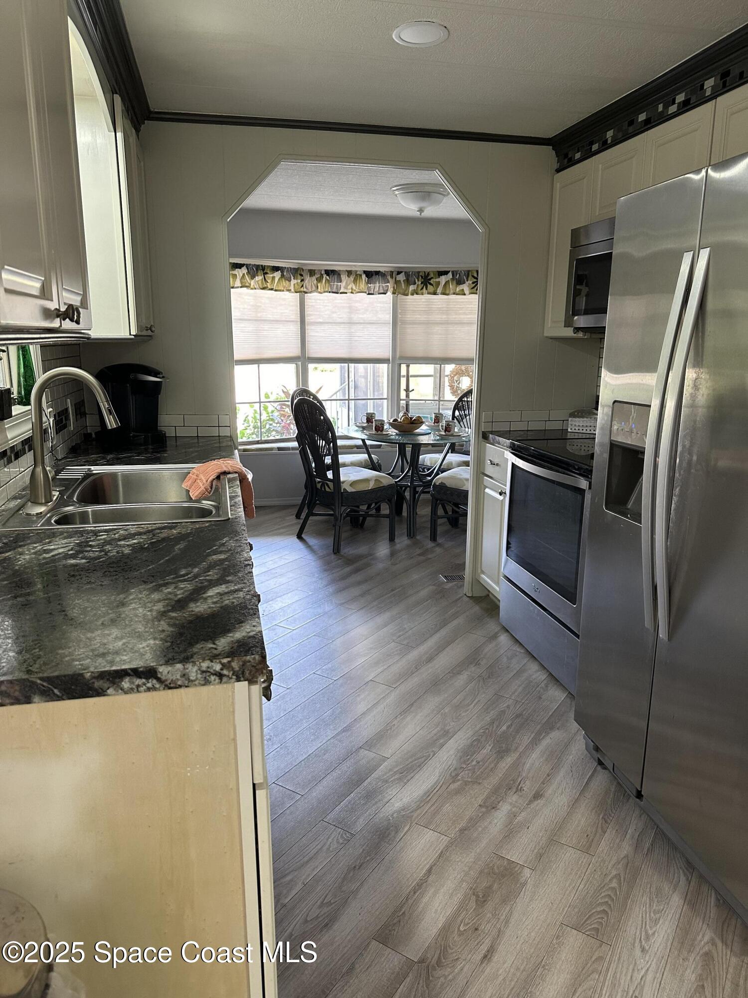 1437 Barefoot Circle