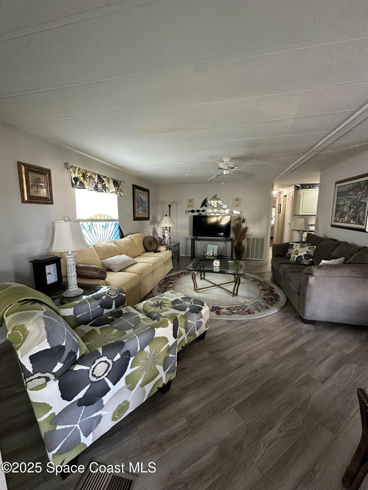 1437 Barefoot Circle