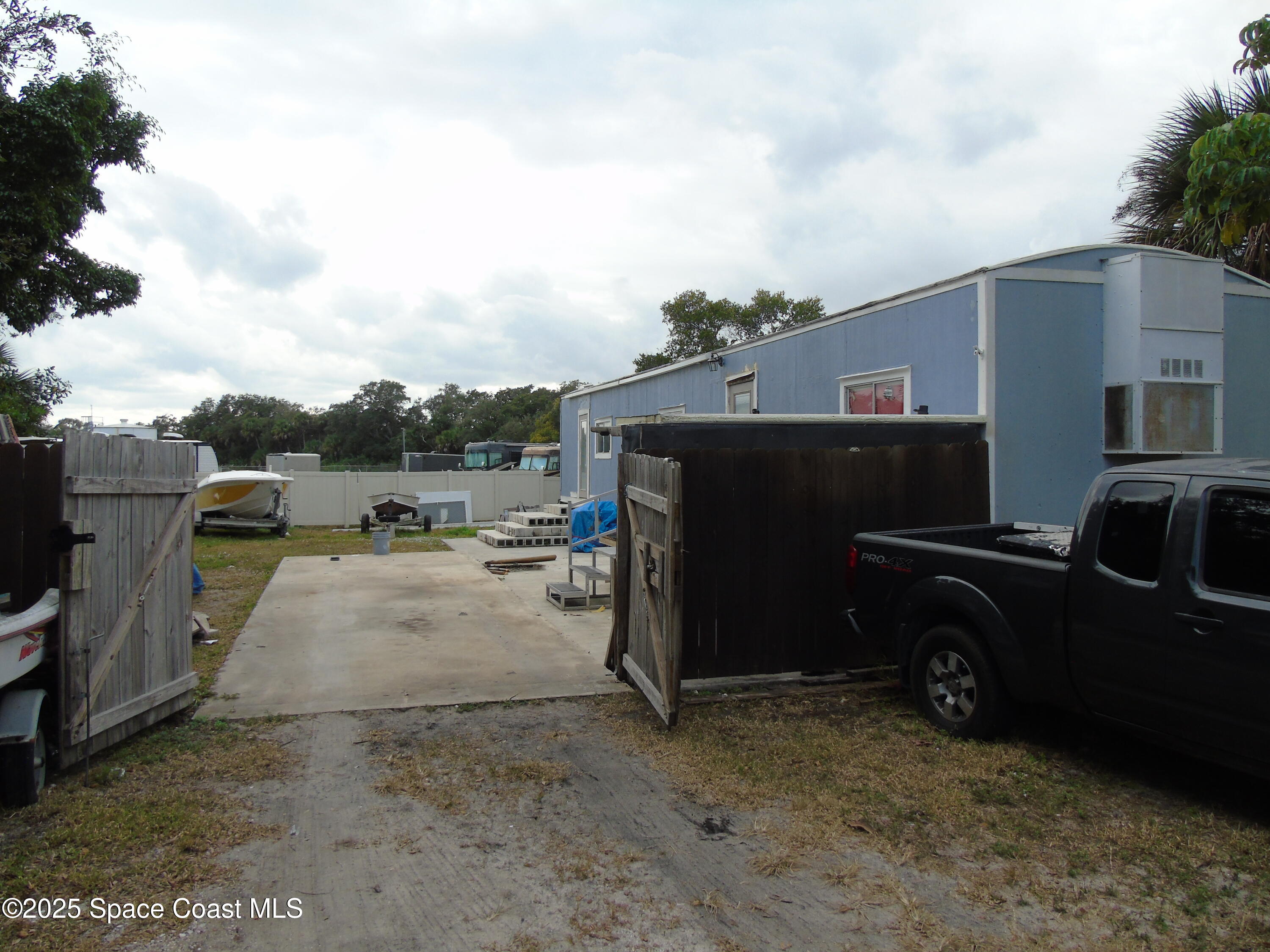 2952 Century Oaks Circle N