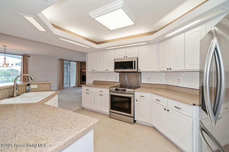 8903 Laguna Lane 202