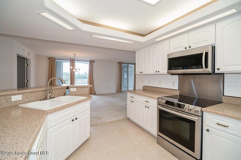 8903 Laguna Lane 202