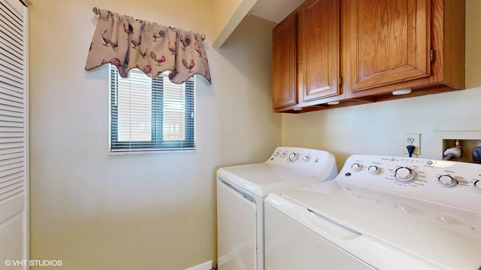 Cocoa Beach, Florida 32931, United States, 2 Bedrooms Bedrooms, ,2 BathroomsBathrooms,Residential,Pending,15723