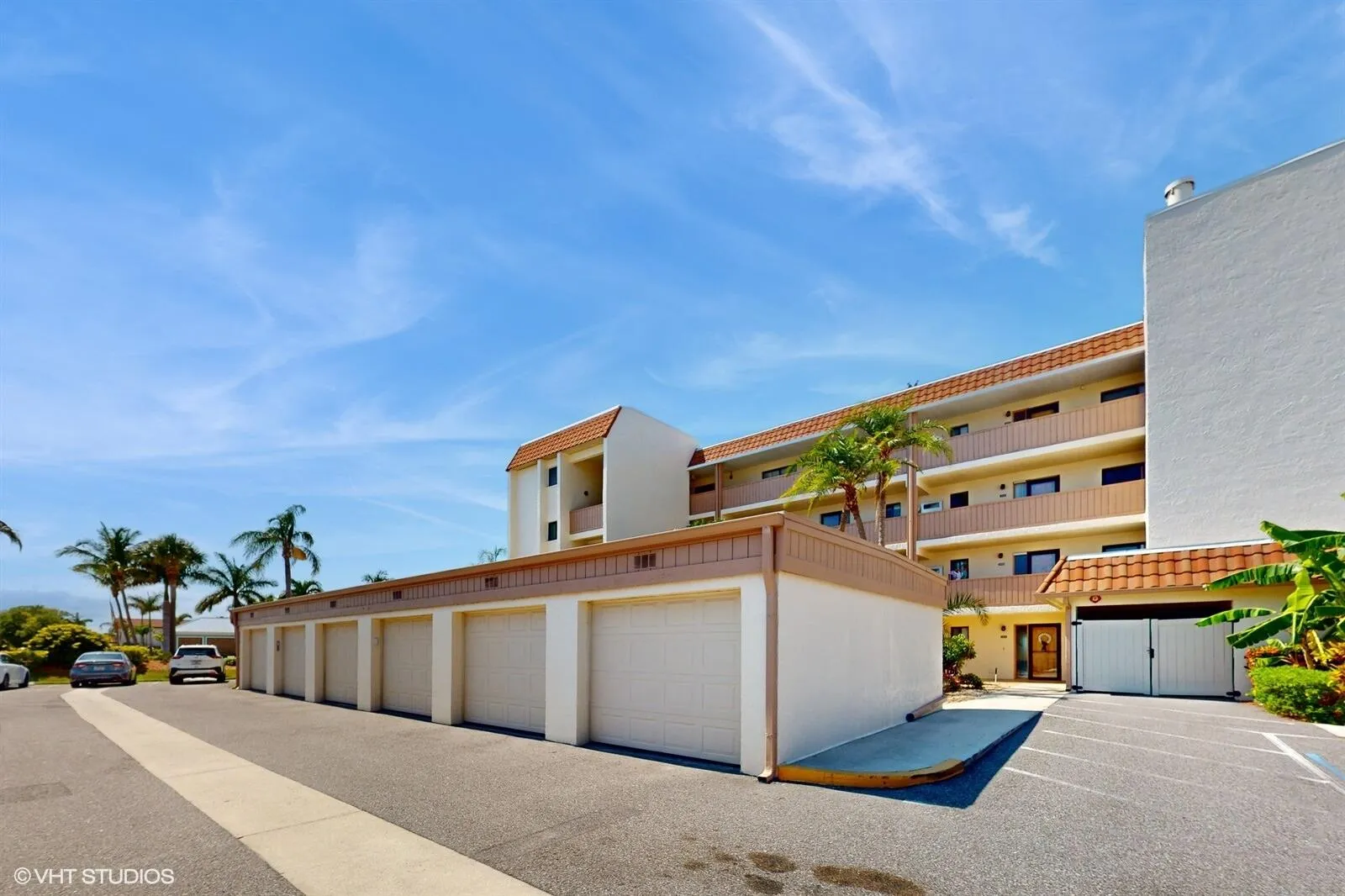 Cocoa Beach, Florida 32931, United States, 2 Bedrooms Bedrooms, ,2 BathroomsBathrooms,Residential,Pending,15723