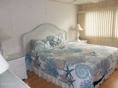 A home in Barefoot Bay