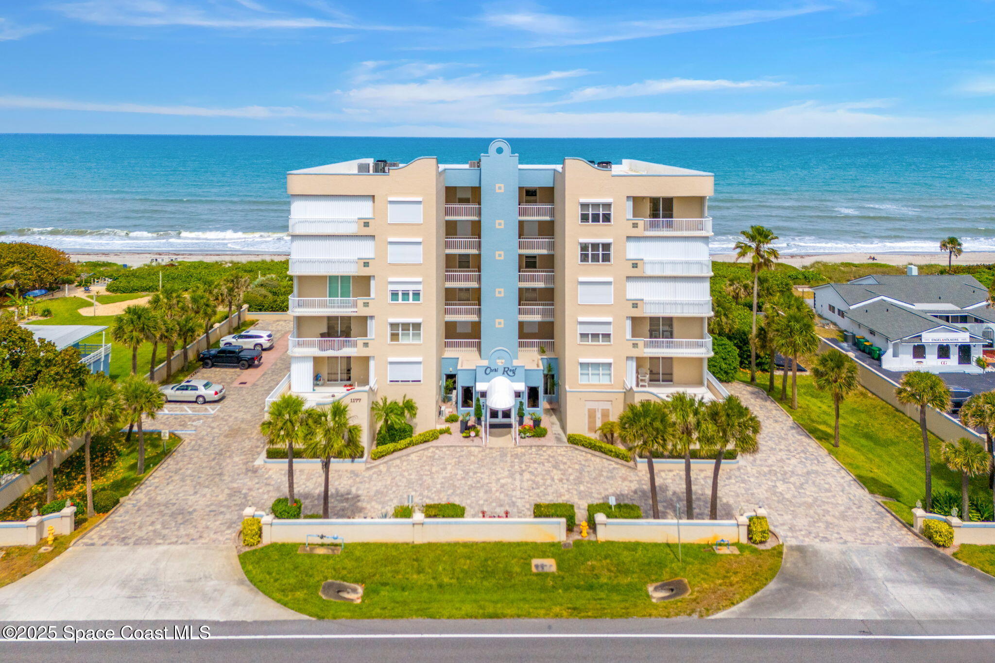 1177 N Highway A1a 402