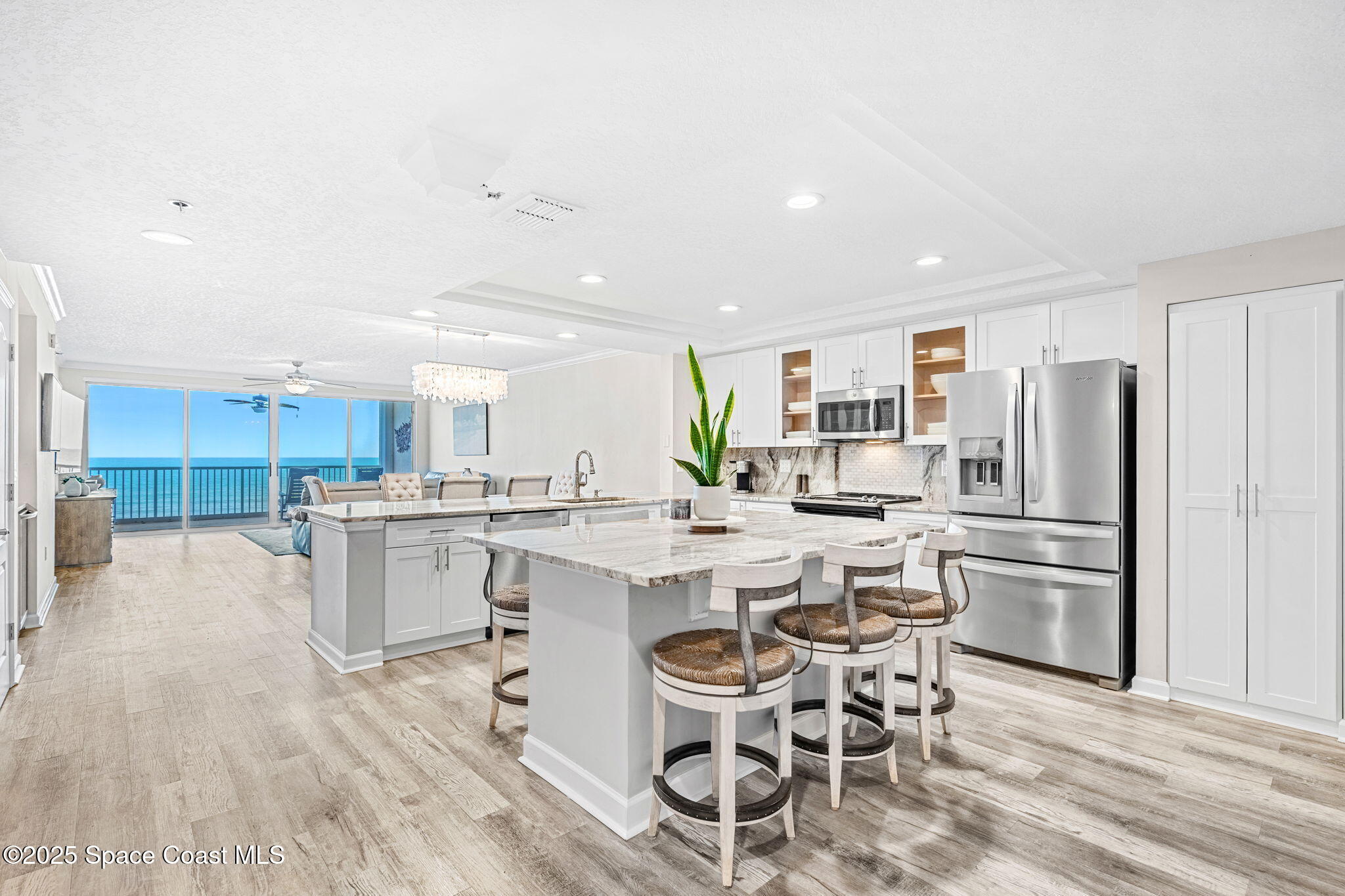 1177 N Highway A1a 402