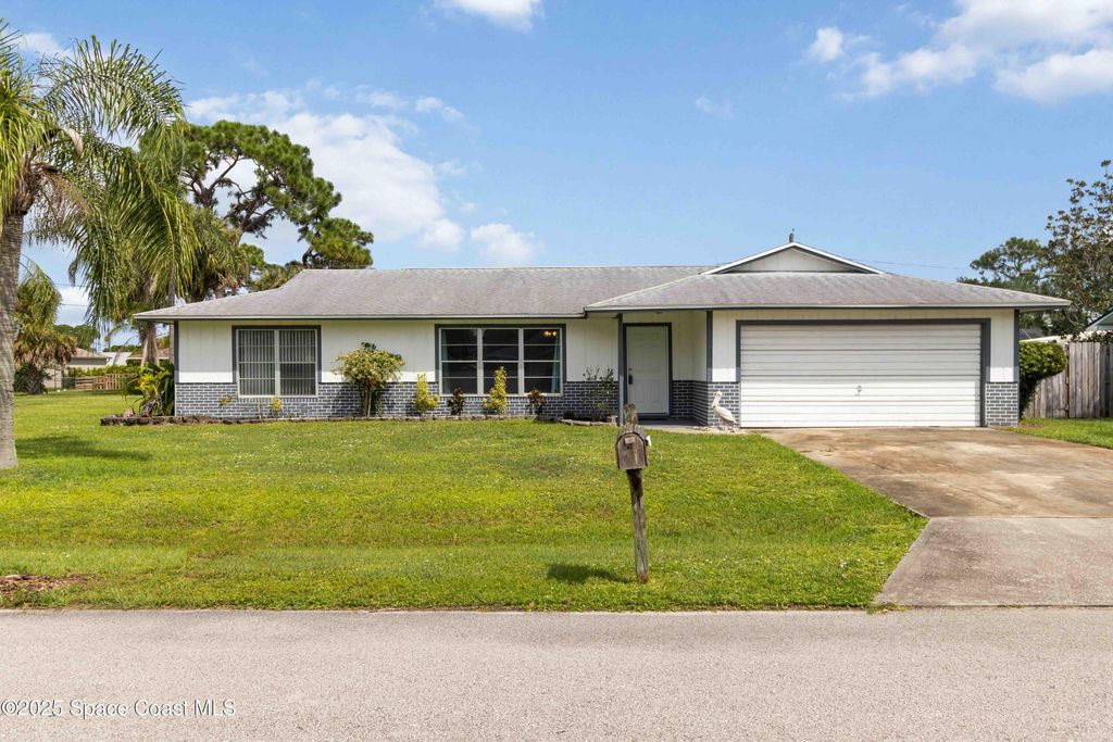 Photo of 627 Binney Street NE, Palm Bay, FL 32907 (MLS # 1057900)